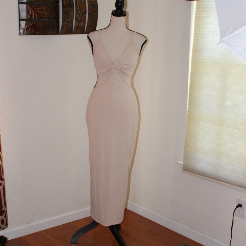 Boture, Sexy cut out maxi  dress cream color size medium ....